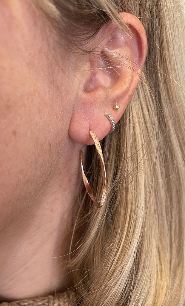 Medium Forward Facing Mobius Earrings (RE1716)